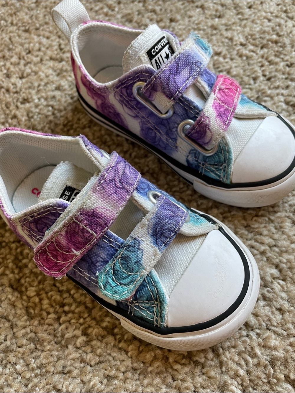 Converse Kids Low Top Sneakers in Purple Pink Blue Tie-Dye - 6c